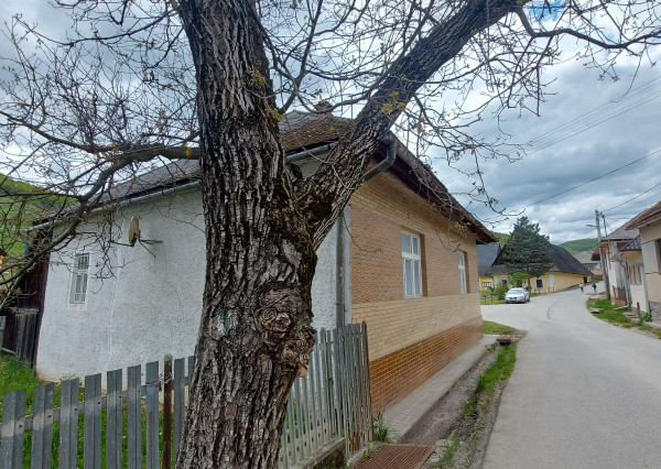 EŠTE VÝHODNEJŠIA CENA !!! RODINNÝ DOM NA PREDAJ V OBCI KOBELIAROVO !